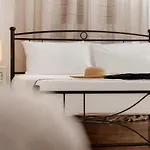 Nexus Downtown Apartment Naxos City