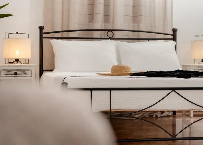 Nexus Downtown Apartment Naxos City